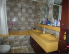 Badezimmer im Appartment - Großzügiges Anwesen in Oberstetten zu verkaufen.