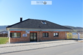 Bungalow mit Doppelgarage und Garten in Weikersheim - Einfamilienhaus mit Doppelgarage und Garten in Weikersheim