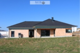 Bungalow mit Doppelgarage und Garten in Weikersheim - Einfamilienhaus mit Doppelgarage und Garten in Weikersheim
