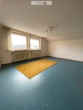 Zimmer Dachgeschoss - Wohnhaus mit 3 Wohneinheiten und einer Ladeneinheit