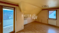 Bild... - Dachgeschosswohnung mit Balkon und Stellplatz in Edelfingen