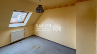 Bild... - Dachgeschosswohnung mit Balkon und Stellplatz in Edelfingen